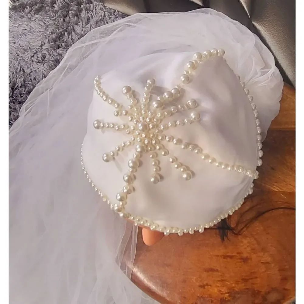 Vintage cathedral veil with hat
